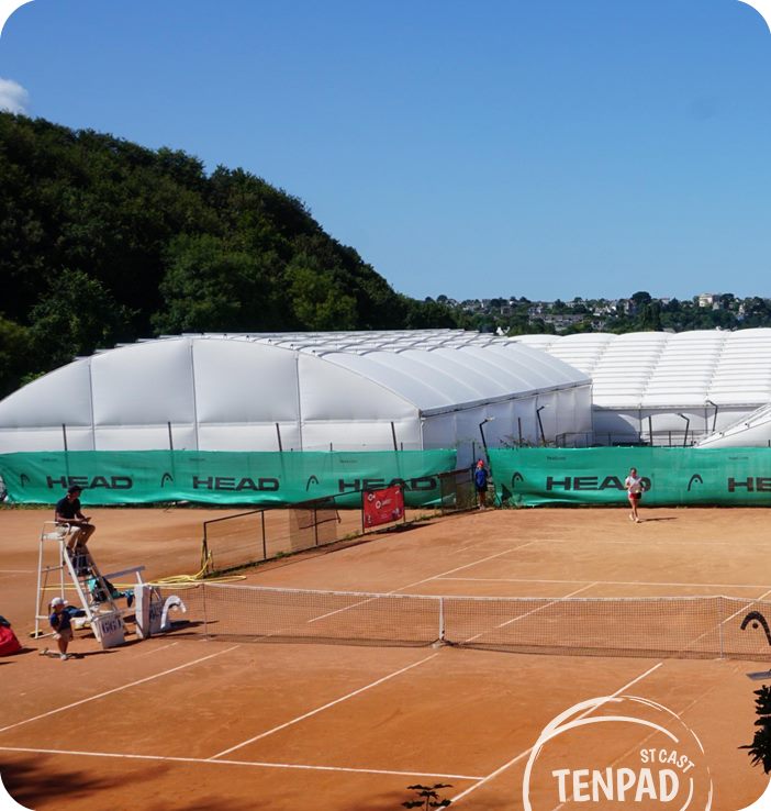 Courts de tennis en terre battue et terrains couverts du TenPad à Saint-Cast-le-Guildo