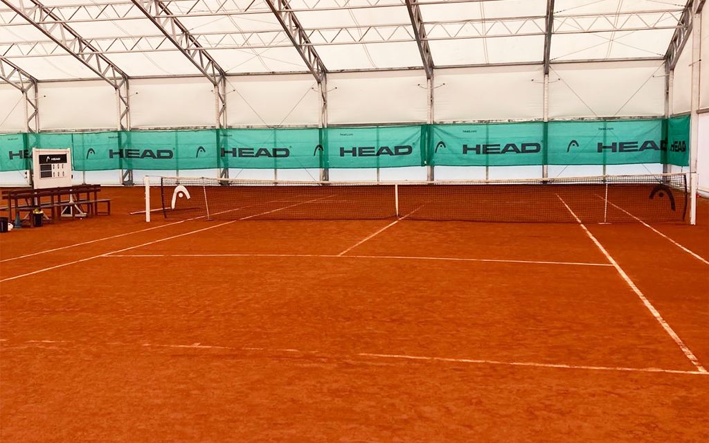 Courts de tennis couverts en terre battue du TenPad à Saint-Cast-le-Guildo